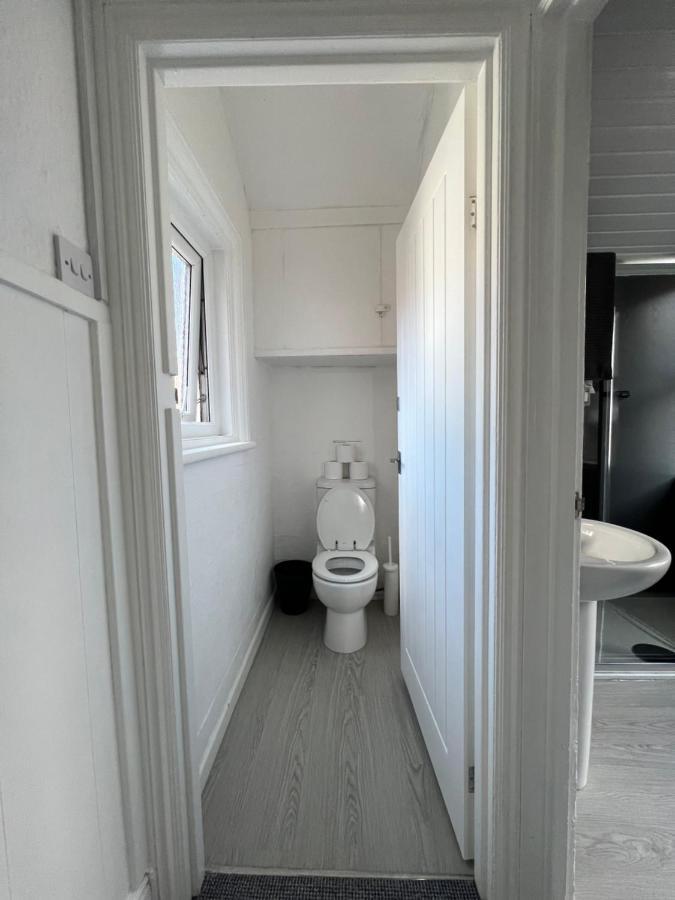 Safari Apartment, Free Parking, 10Min Walk To Blackpool Tower, Sleeps 12 Exteriör bild