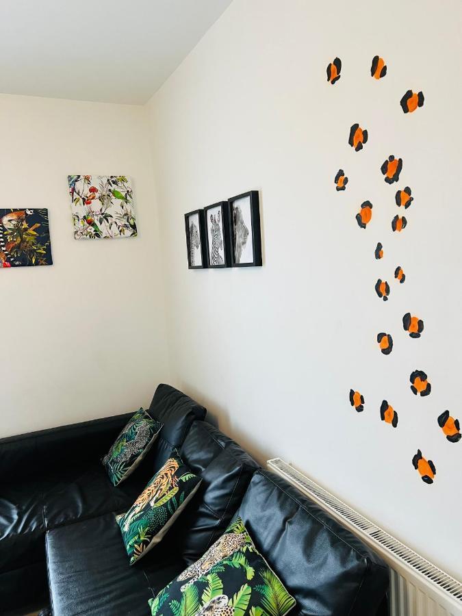 Safari Apartment, Free Parking, 10Min Walk To Blackpool Tower, Sleeps 12 Exteriör bild